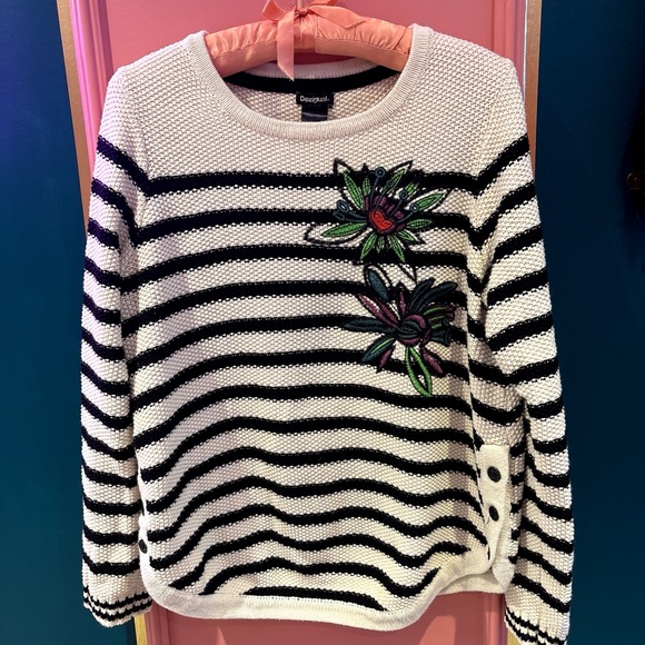 Desigual striped sweater with flowers and button up sides - Picture 4 of 5